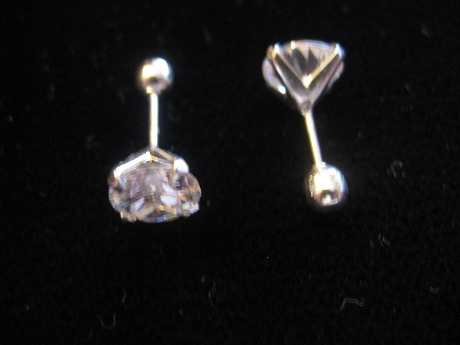 Kinder Screw Back Ohrringe 7mm Oder 1 1/4 Ct Zirkonia Stein in Sterling Silber/De Bolita von SafePortJewelers