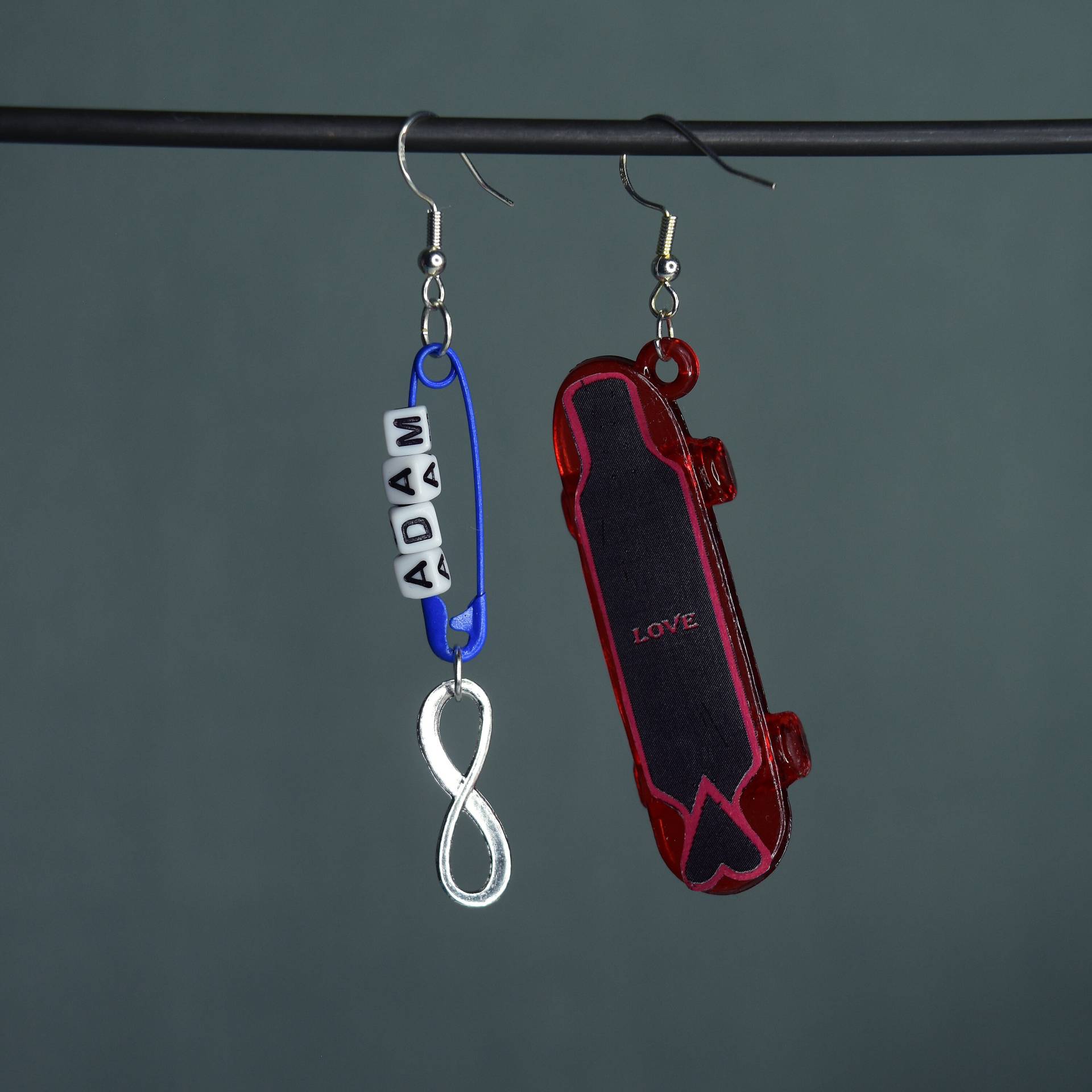 Adam Skateboard Ohrringe - Ainosuke Shindo Sk∞ Sk8 Adam Skateboard Ohrringe - Ainosuke Shindo Sk∞ Sk8 von SafetyNetShop