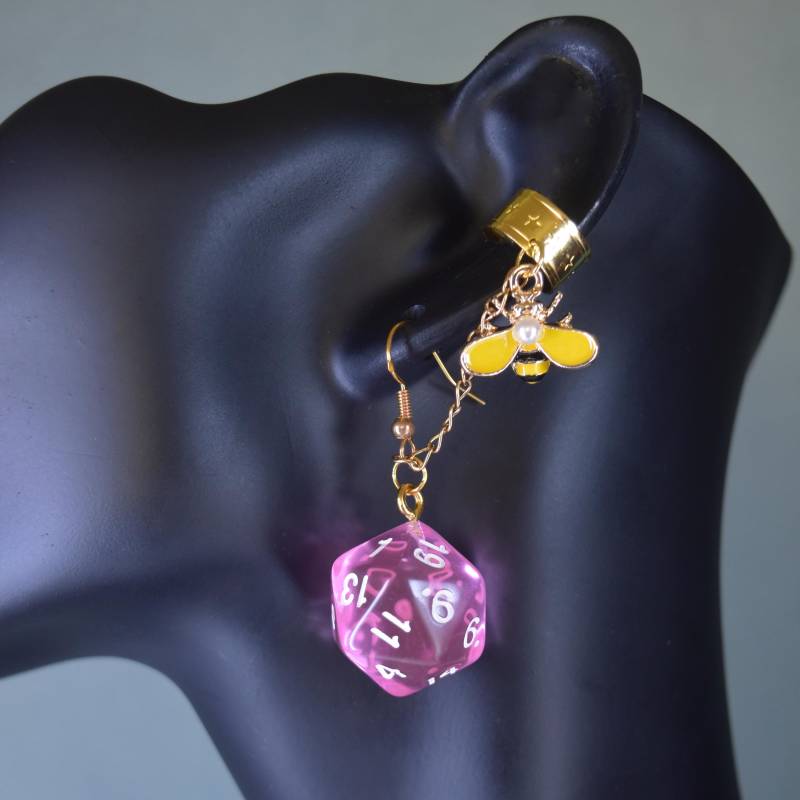 Jester W20 Bienen Farbe Lollipop Pinsel Kleriker Kette Ohrringe Ohrmanschette Combo - Critter Cosplay Mighty 9 Dice & Dragons Ttrpg Jewelry von SafetyNetShop