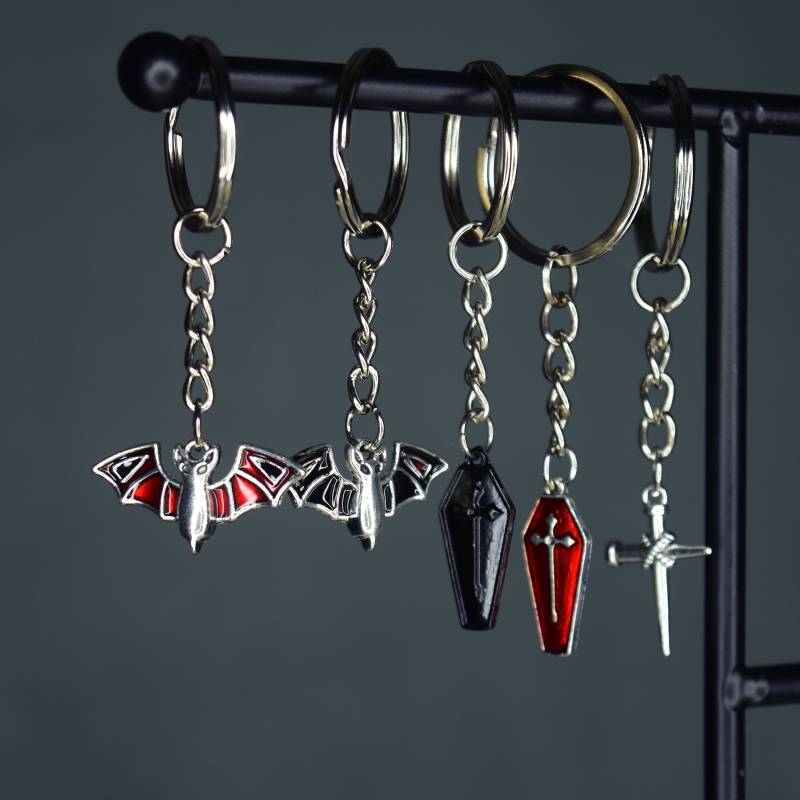 Wwhits Bat/Cross/Coffin Charm Schlüsselanhänger - What We Do in The Shadows von SafetyNetShop