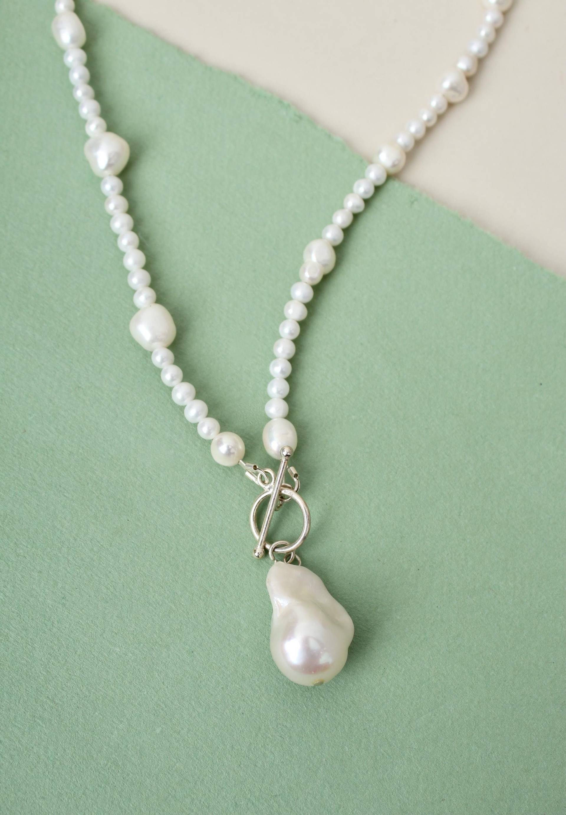 Barock Perlenkette Sterling Silber Knebelverschluss, Süsswasserperle Barock Perlenkette Sterling Silber Knebelverschluss, Süsswasserperle von SageandBeads