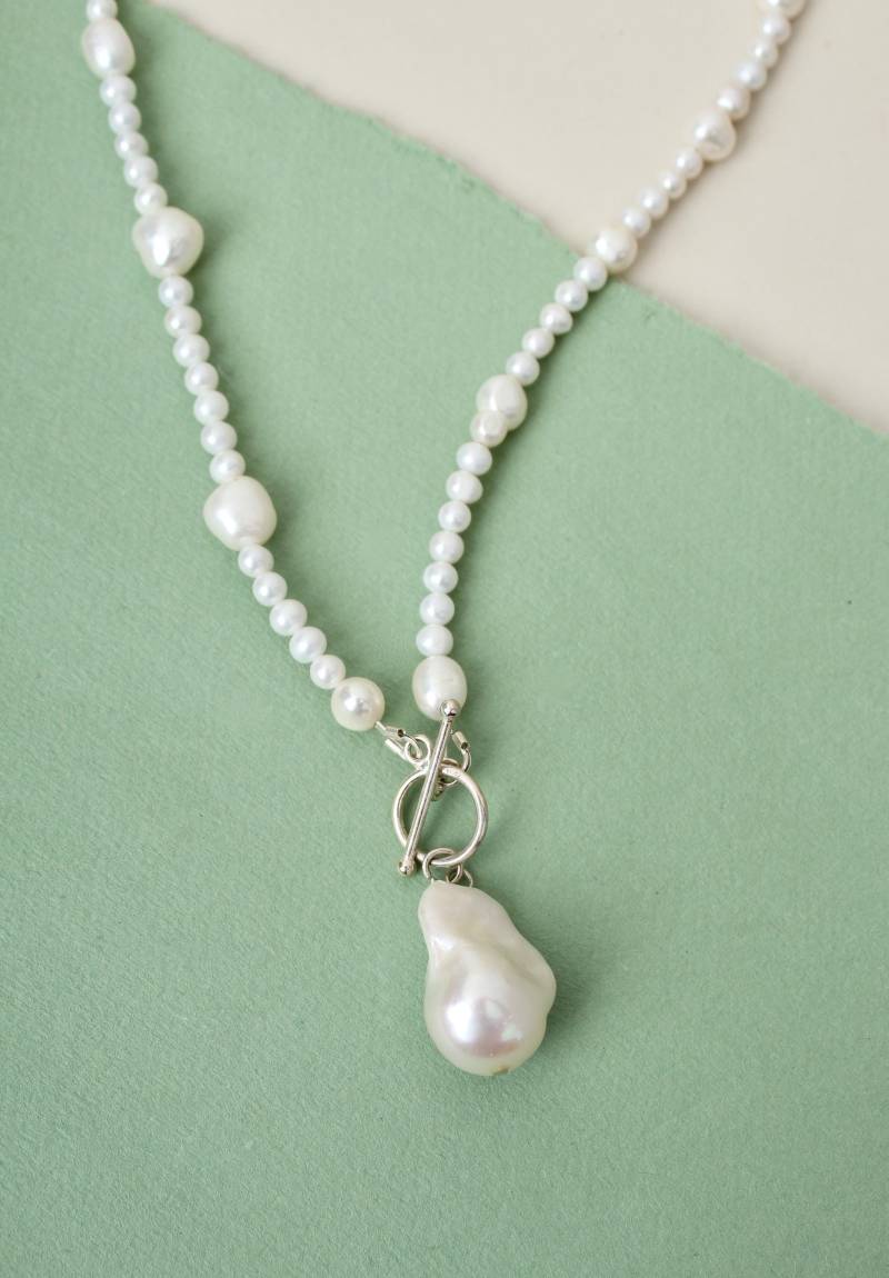 Barock Perlenkette Sterling Silber Knebelverschluss, Süsswasserperle Barock Perlenkette Sterling Silber Knebelverschluss, Süsswasserperle von SageandBeads