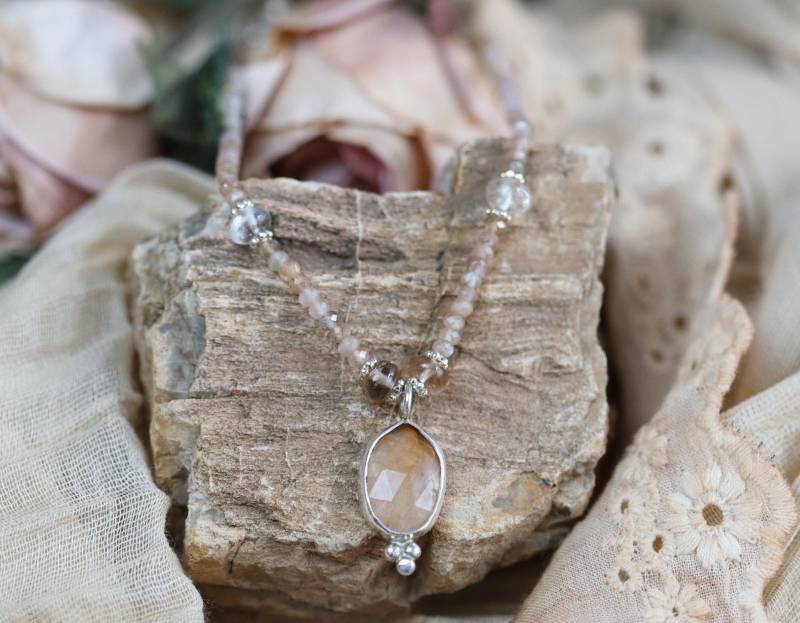 Handgefertigte Kette Mit Sonnenstein Und Imperialtopas Aus 925 Sterling Silber von SageandSilverDE