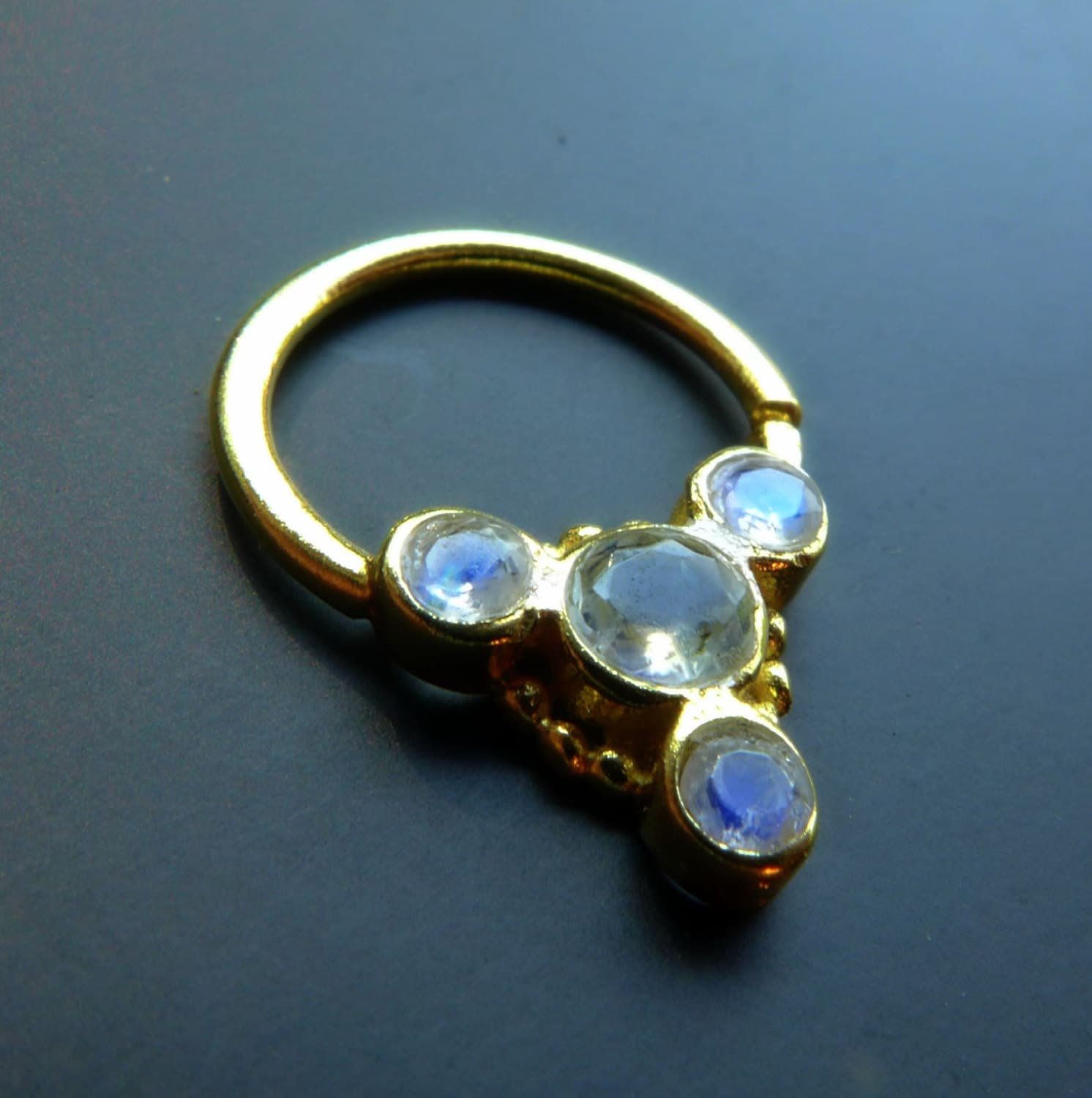 Edelstein Septum - Vergoldetes Mit Labradorit Für Nasenpiercing Schmuck Piercing Nasenschmuck von Sagia