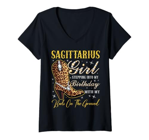 Damen Schütze-Mädchen Tritt in Meinen Geburtstag mit Meinen Stiefeln T-Shirt mit V-Ausschnitt von Sagittarius Girl Birthday Party Western Cowgirl