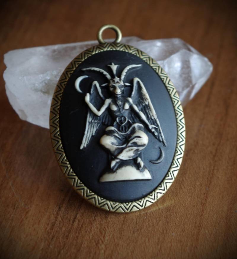 Baphomet Okkulte Unisex Bronze Oder Schwarz Handgemachte Cameo Halskette von SagittariusLostArt