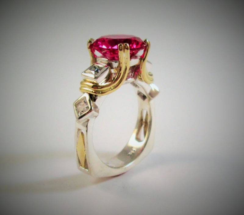 Sterling Silber 18Kt Rubin Designer Ring Mit Akzent Steinen von Sahagundesigns