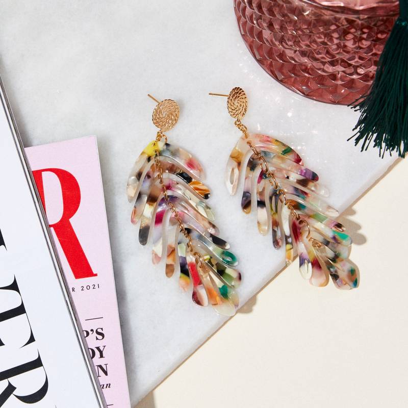 Monstera Blatt Ohrringe Harzohrringe Mit 18K Vergoldeten Ohrstecker von SaharasEssentials