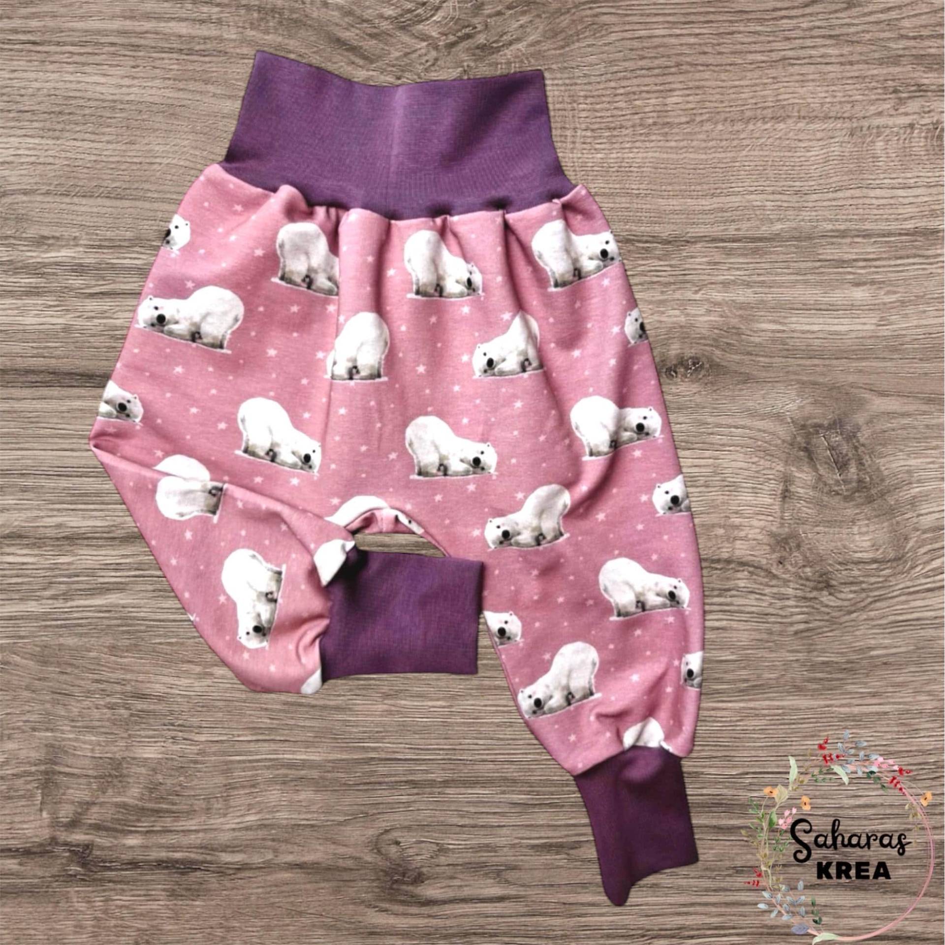 Pumphose Baby Mit Eisbär Motiv, Geschenk Zur Geburt, Haremshose, Mitwachshose Für Mädchen von SaharasKrea