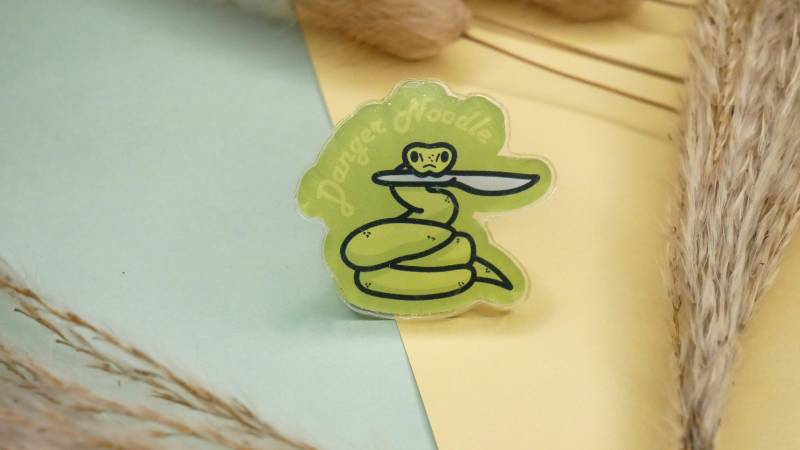 Danger Noodle Pin Schlangen Anstecker von SaiTheTinyMagpie