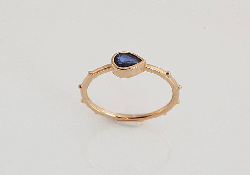 Saphir Lacrima Rosenkranz Ring, 14K, 18K Gold September Geburtsstein, Rosario Saphir Lacrima Rosenkranz Ring, 14K, 18K Gold September Geburtsstein, Rosario von SaintMichaelJewelry