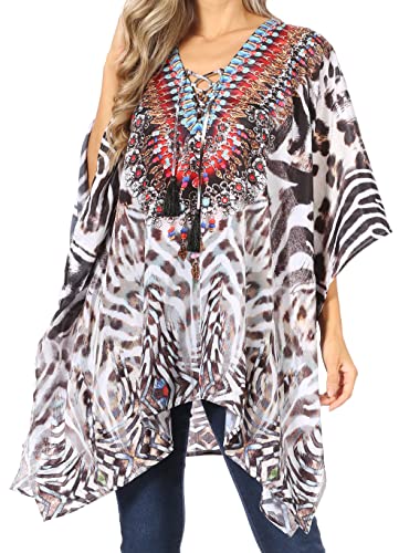 Sakkas 1825 - Aymee Damen Caftan Poncho Cover Up V-Ausschnitt Top Mit Strass schnüren - ZW11-Weiß - OS Sakkas 1825 - Aymee Damen Caftan Poncho Cover Up V-Ausschnitt Top Mit Strass schnüren - ZW11-Weiß - OS von Sakkas