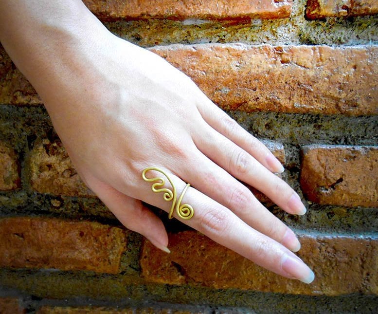 Messing Ring Abgerundetes Flügel Design. Dieser Kann Die Größe Selbst Einstellen. Handgefertigter Aus Thailand von SakuraCNX