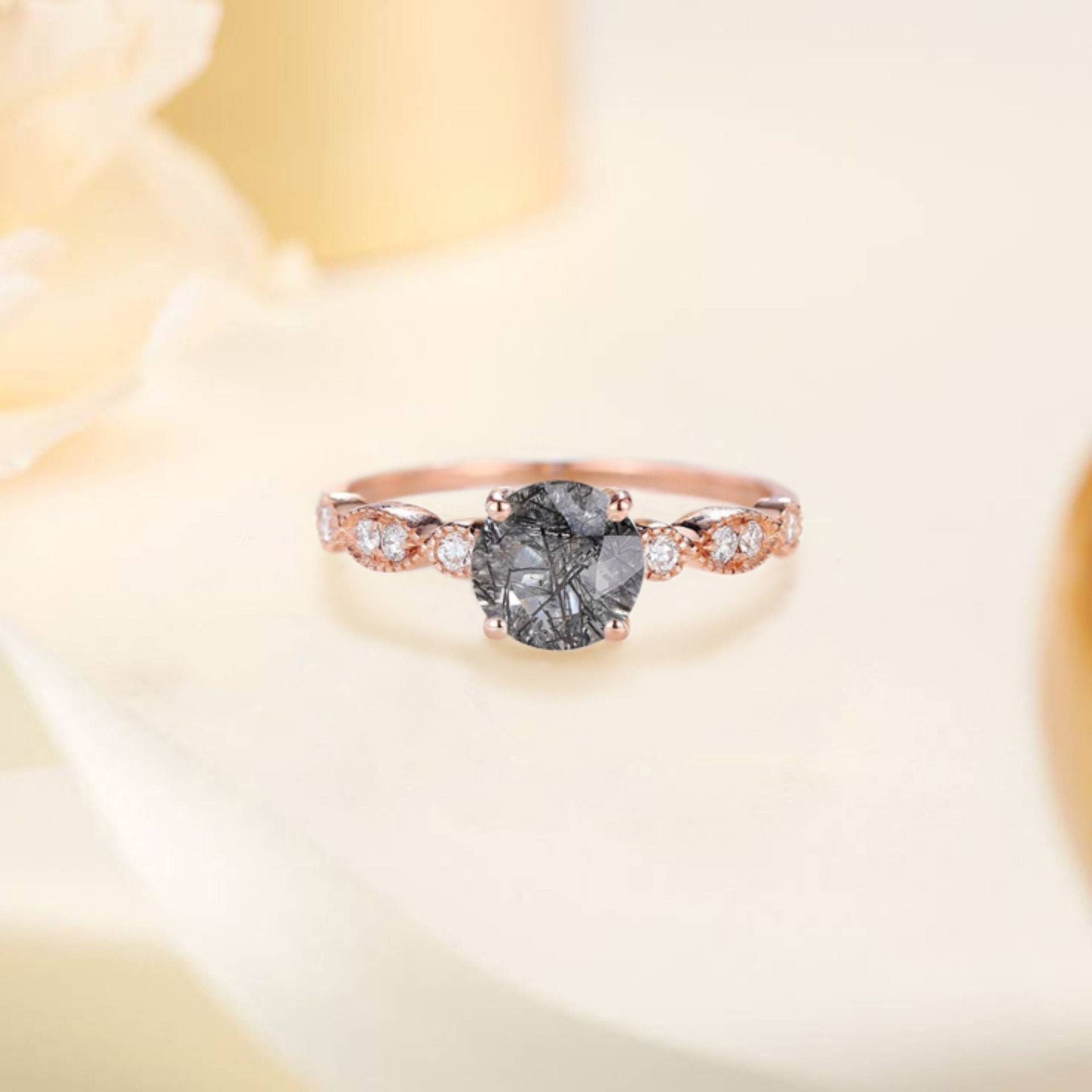 Vintage Einzigartiger Verlobungsring, Rose Gold Schwarz Rutilierter Ehering, Antiker Ovaler Brautring, Art-Deco-Versprechen Vorschlag Ring von SakuraGardens