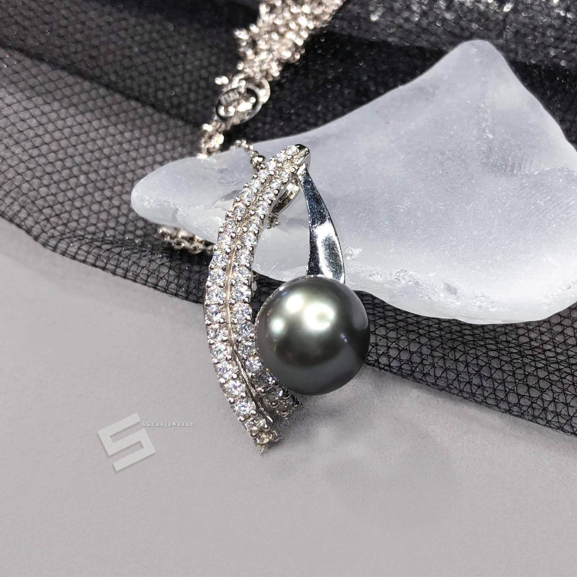 Tahiti Perle Und Silber Halskette, Echte Südsee Peral in Sterling Anhänger Salzwasser Schwarze Perlen Halskette von SakuraPearlsAndGems