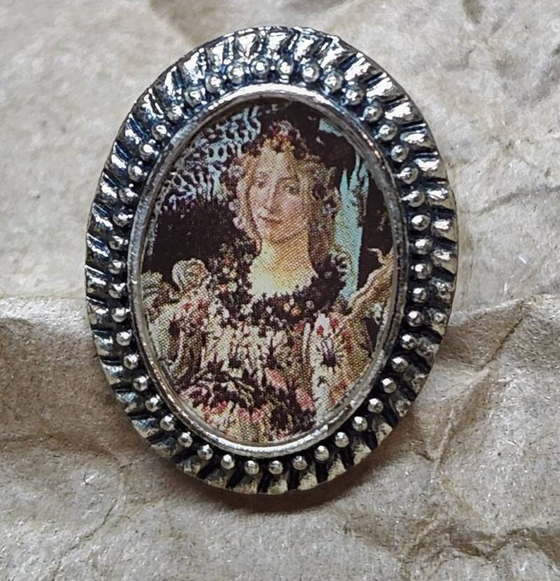Ring Mit Botticellis Flora Ring Mit Botticellis Flora von SalamanderStreet