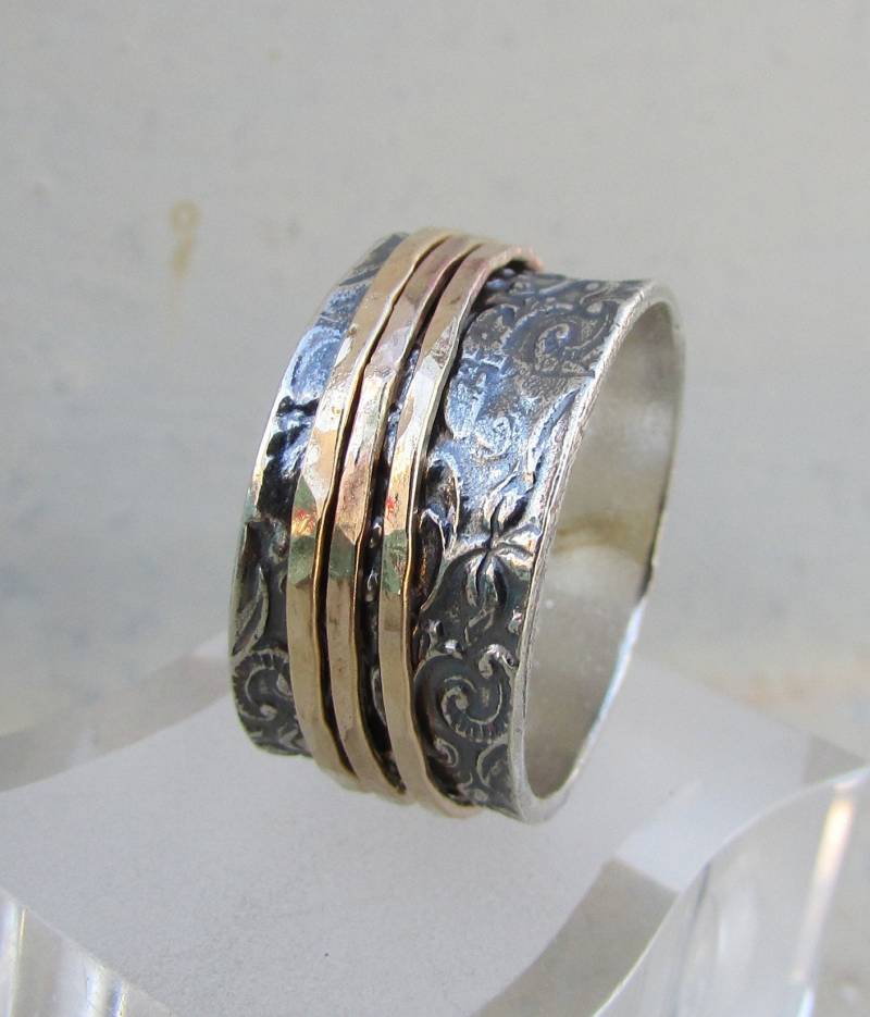 Blumen Spinner Ring, Oxidiert Hochzeit Band, Breit Ehering, Spinning Meditation Statement Zweifarbiger Ring Für Frauen, Boho von SaliJewelry