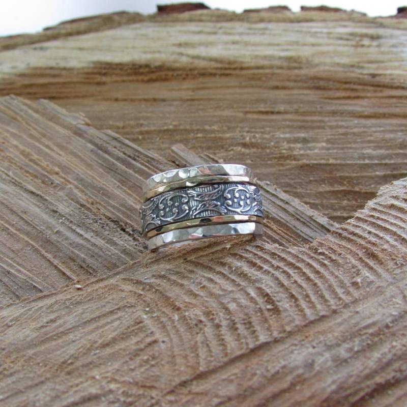 Gold Und Silber Spinner Ringe Für Frauen, Breit Bandring, Stammes - Ring, Meditation Spinning Boho Gehämmert Ring von SaliJewelry