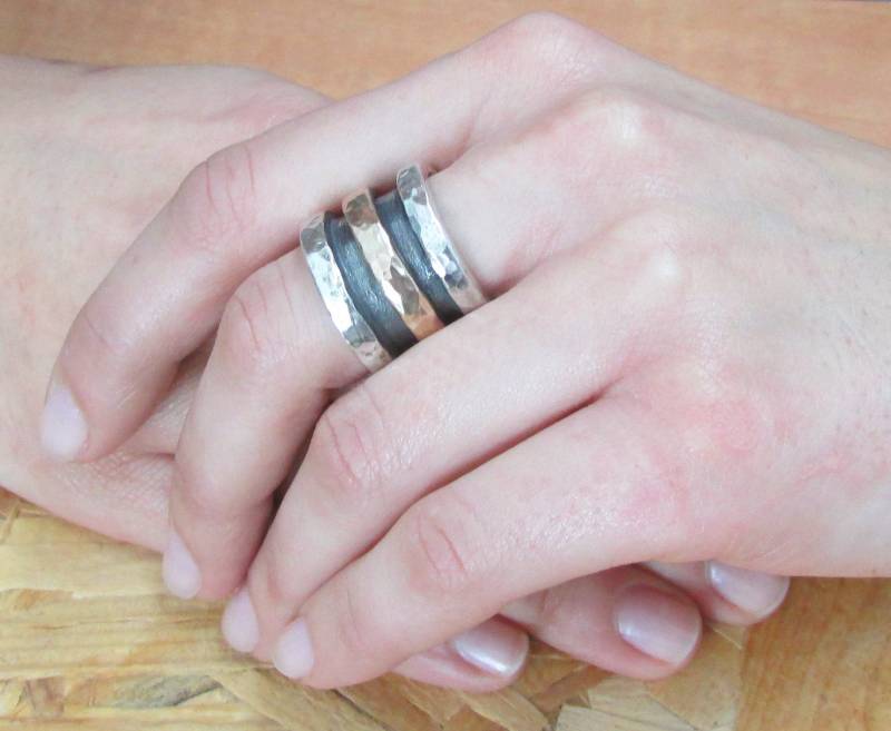 statement Großer Spinner Ring, Gold Und Silber Band Meditation Sorgen Gehämmert Ringe Für Frauen von SaliJewelry