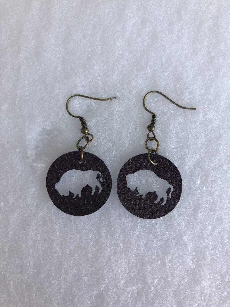 Vegan Leder Kreis Ohrring W/Büffel Ausschnitt von SallieLoon