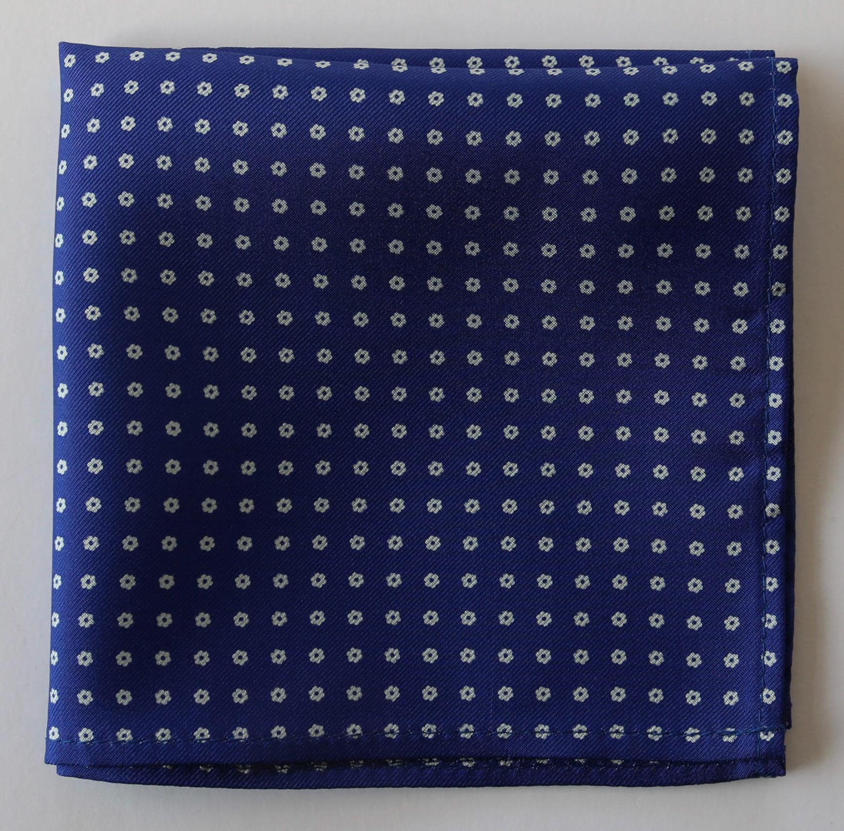 Seiden Einstecktuch Einstecktuch Millefiori Geometric Floral, Handmade in Uk Seiden Einstecktuch Einstecktuch Millefiori Geometric Floral, Handmade in Uk von SallyAnneAccessories