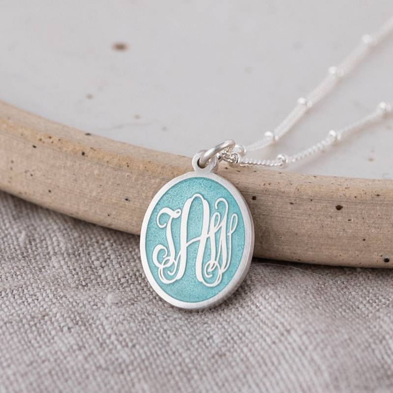 Personalisierte Silber Emaille Initialen Monogramm Halskette - Eingraviert Mit Einer Nachricht Aus Recyceltem Feinsilber Sterling Kette von SallyClay