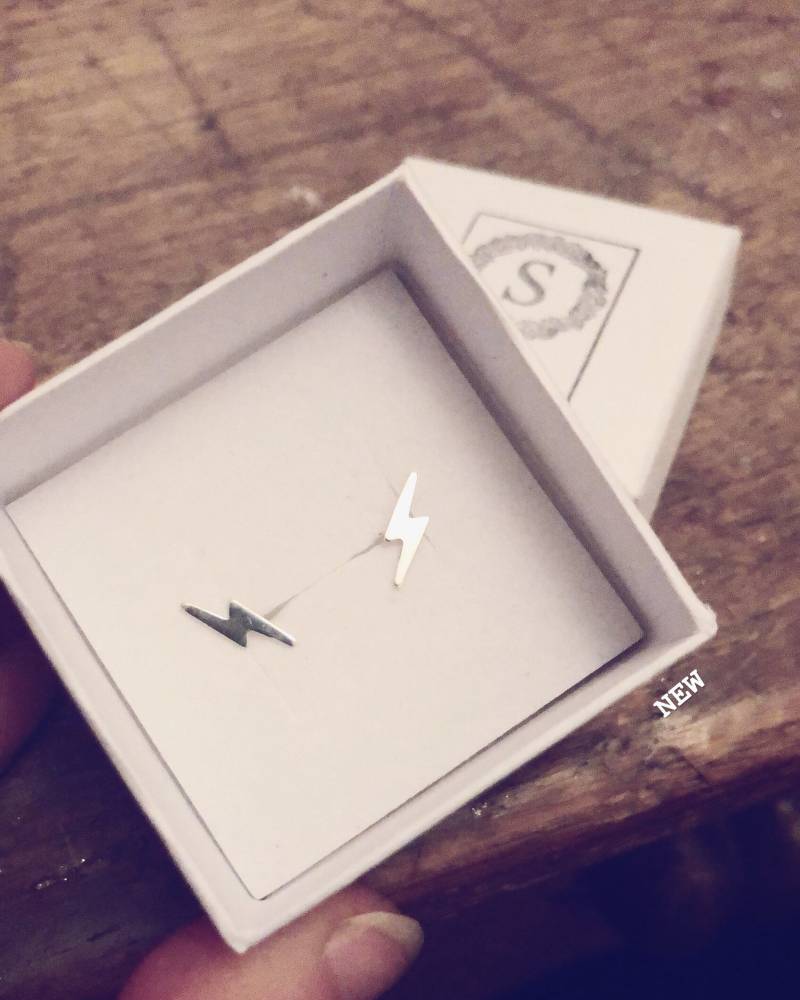 sterling Silber Oder Gold Lightening Bolt Ohrstecker sterling Silber Oder Gold Lightening Bolt Ohrstecker von SallyNormanJewellery