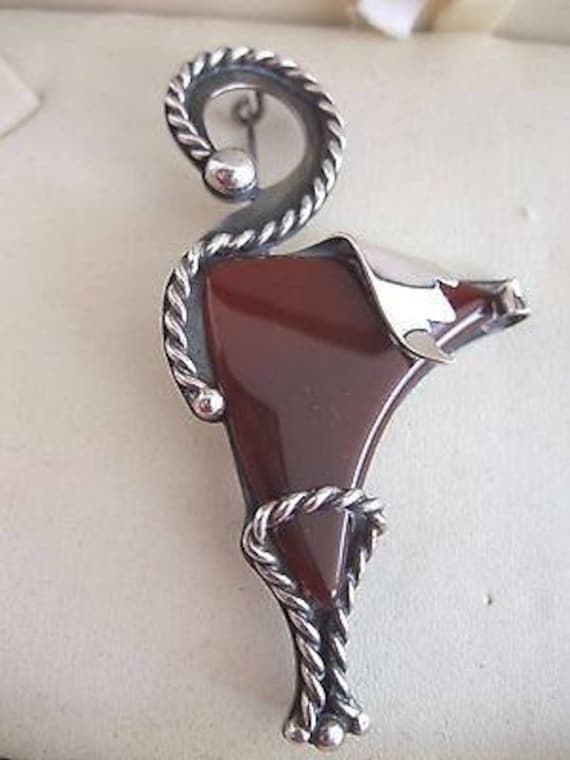Große Vintage Ungewöhnliche Silber Und Karneol Brosche von SallySales