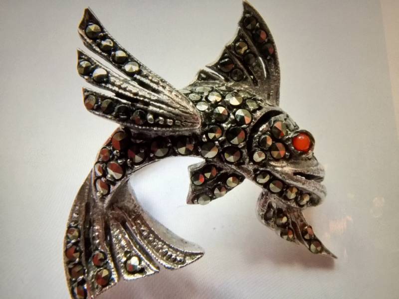 Vintage Silber Markasit Fisch Brosche Mit Rotem Glasauge von SallySales