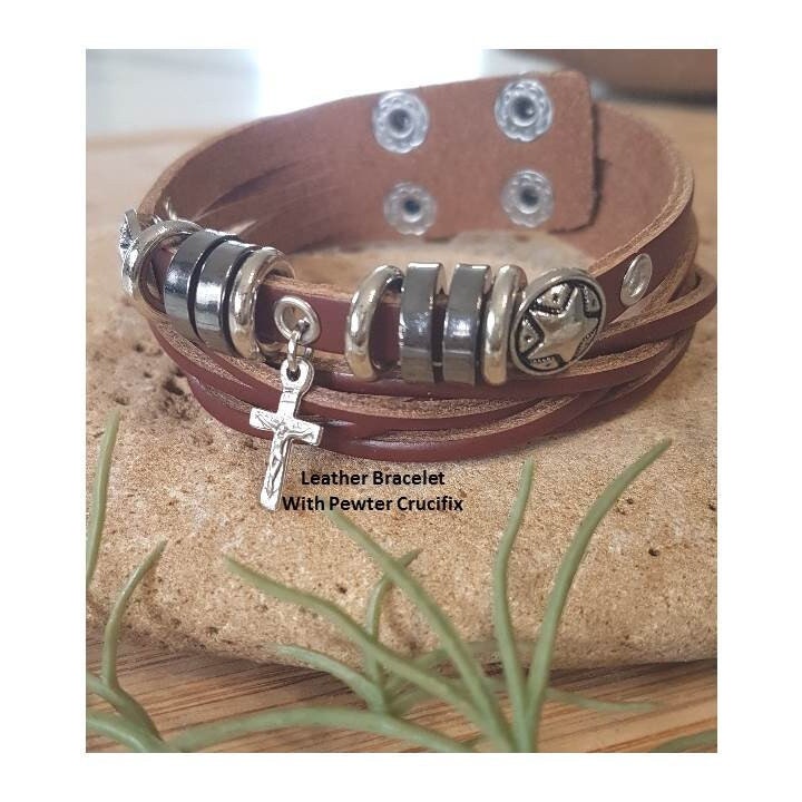 Lederarmband Mit Kreuz Oder Kruzifix, Echtes Leder Verstellbar, Armband Für Männer Und Jugend, Anhänger von SallydGifts