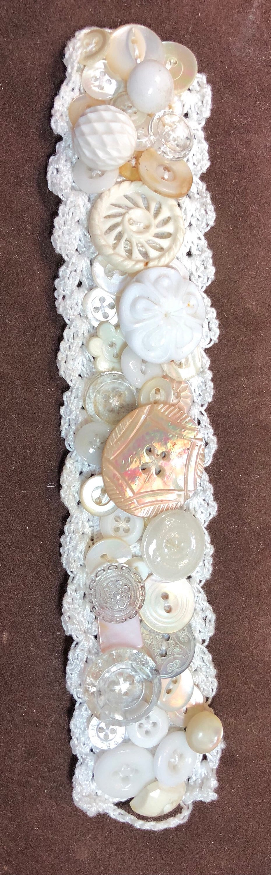 Vintage Knopf Armband..vintage Häkeln Armband...vintage Knöpfe...knopf Sammler...häkelarmband..antike Knöpfe...schmuck von SallysCrossStitch