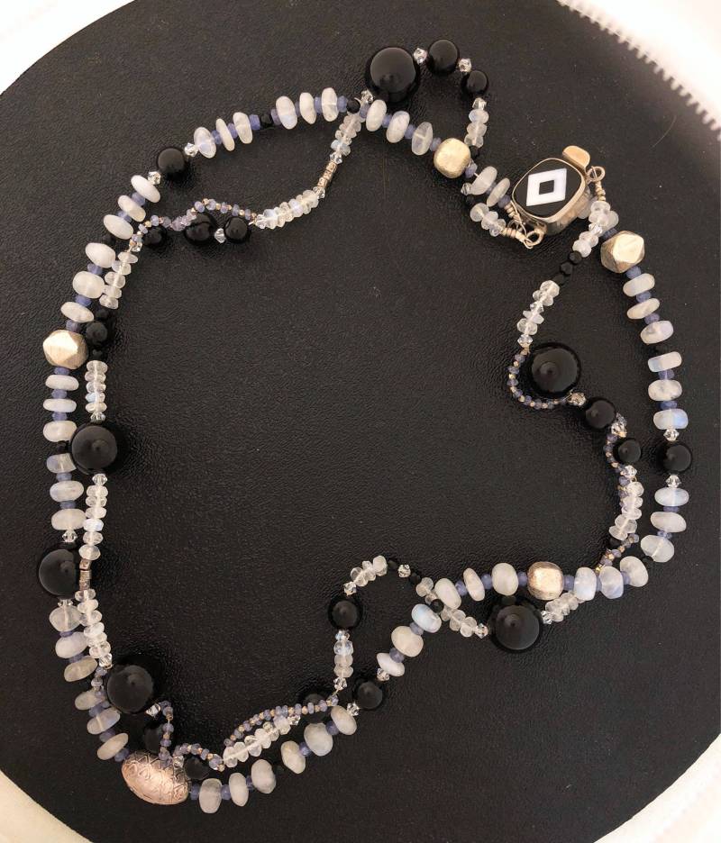 Black Onyx, Mondstein Und Tansanit Halskette von SalmonRiverJewelry