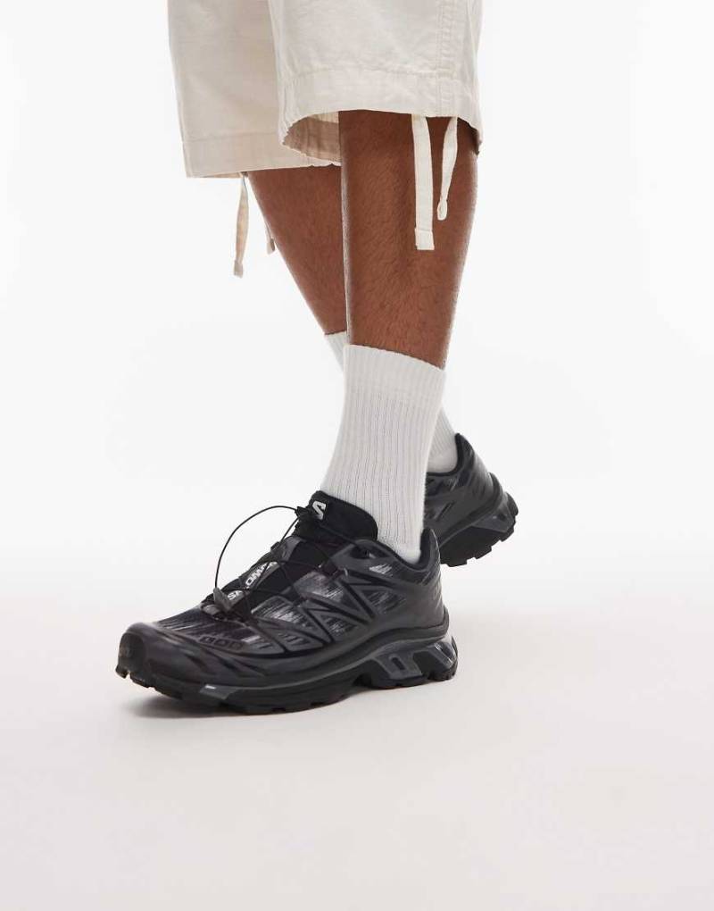 Salomon - XT-6 - Sneaker in Schwarz und Grau mit Military-Muster von Salomon