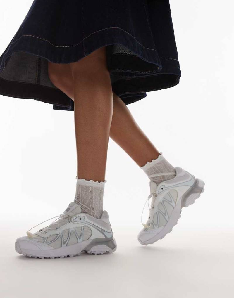 Salomon - XT-Whisper - Sneaker in Weiß und Silber von Salomon