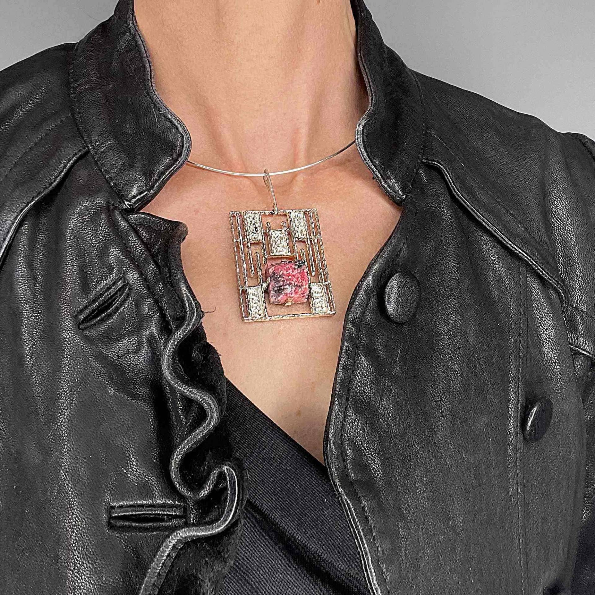 Rhodonit Anhänger Modernist Mid Century Minimalist 1950Er 1960Er 1970Er Silber Einzigartiger Statement von SalonUber