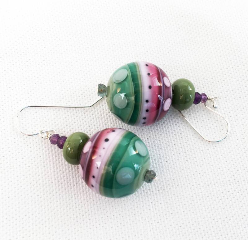 Sra Gemacht, Murano Glas Perlenohrringe Amethyst Ohrringe Moos Aquamarin Ohrringe, Grün, Oliv, Rosa, Himbeere, Pflaume, Schwarz/Weißen Perlen von SaltAireStudio
