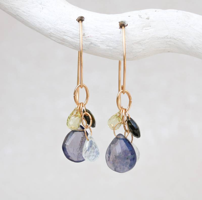 Handgefertigte Goldohrringe Aus Facettiertem Turmalin, Quarz & Iolith von SaltBijoux