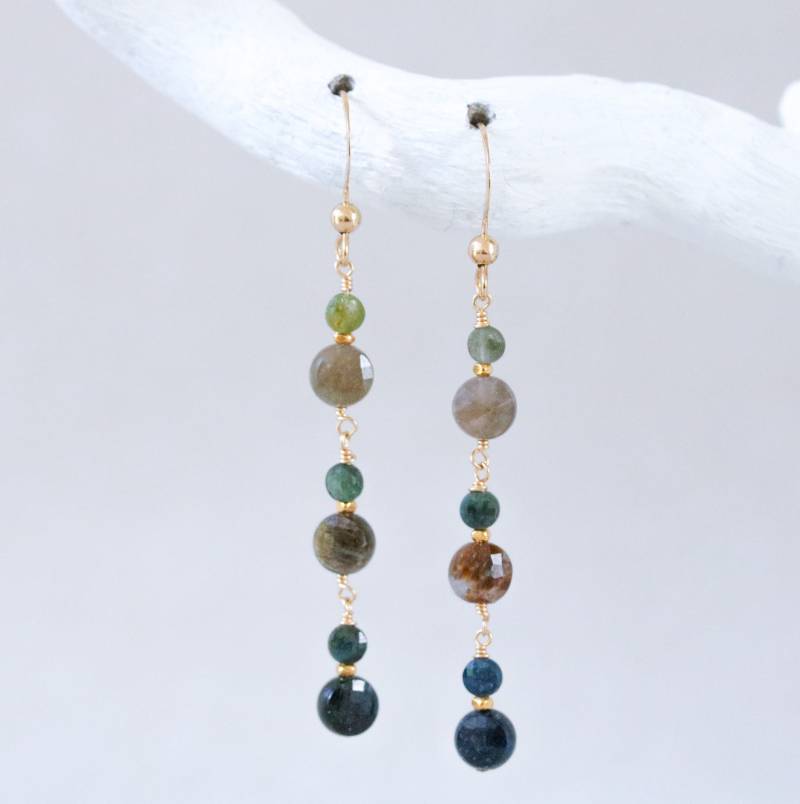 Grüne Turmalin Ohrringe Gold Vermeil Karen Hill Tribe Perlen von SaltBijoux