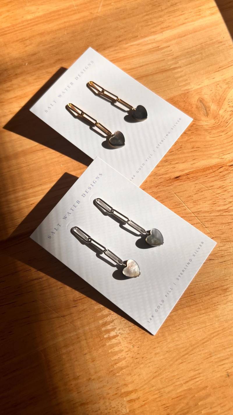 14K Gold Fill Herz Ohrringe Perlmutt Ketten-Ohrstecker 14K Gold Fill Herz Ohrringe Perlmutt Ketten-Ohrstecker von SaltWaterDesignsNY