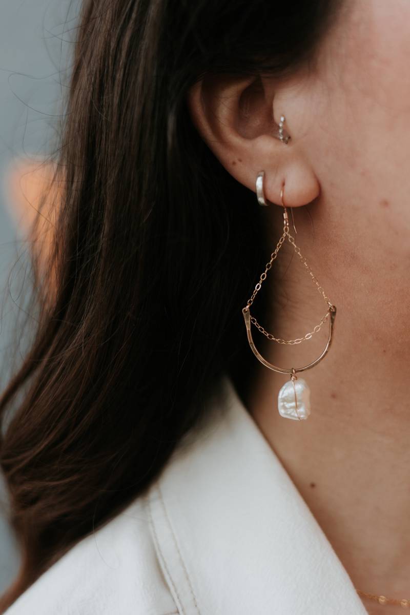 Keshi Perlen Chandelier Ohrringe 14K Gold Fill, Braut Hochzeitsschmuck Keshi Perlen Chandelier Ohrringe 14K Gold Fill, Braut Hochzeitsschmuck von SaltWaterDesignsNY