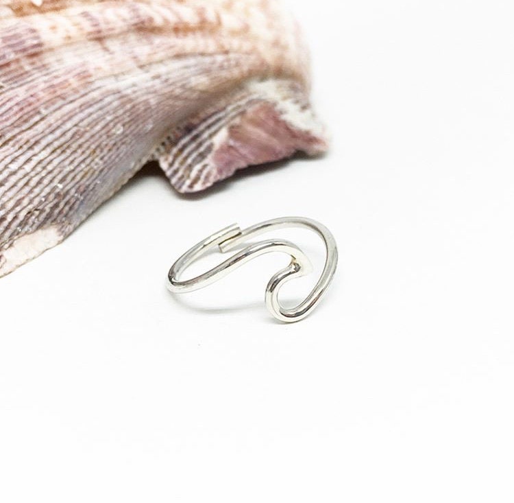 "Wellen Für Tage" Ring." "Wellen Für Tage" Ring." von SaltedGems