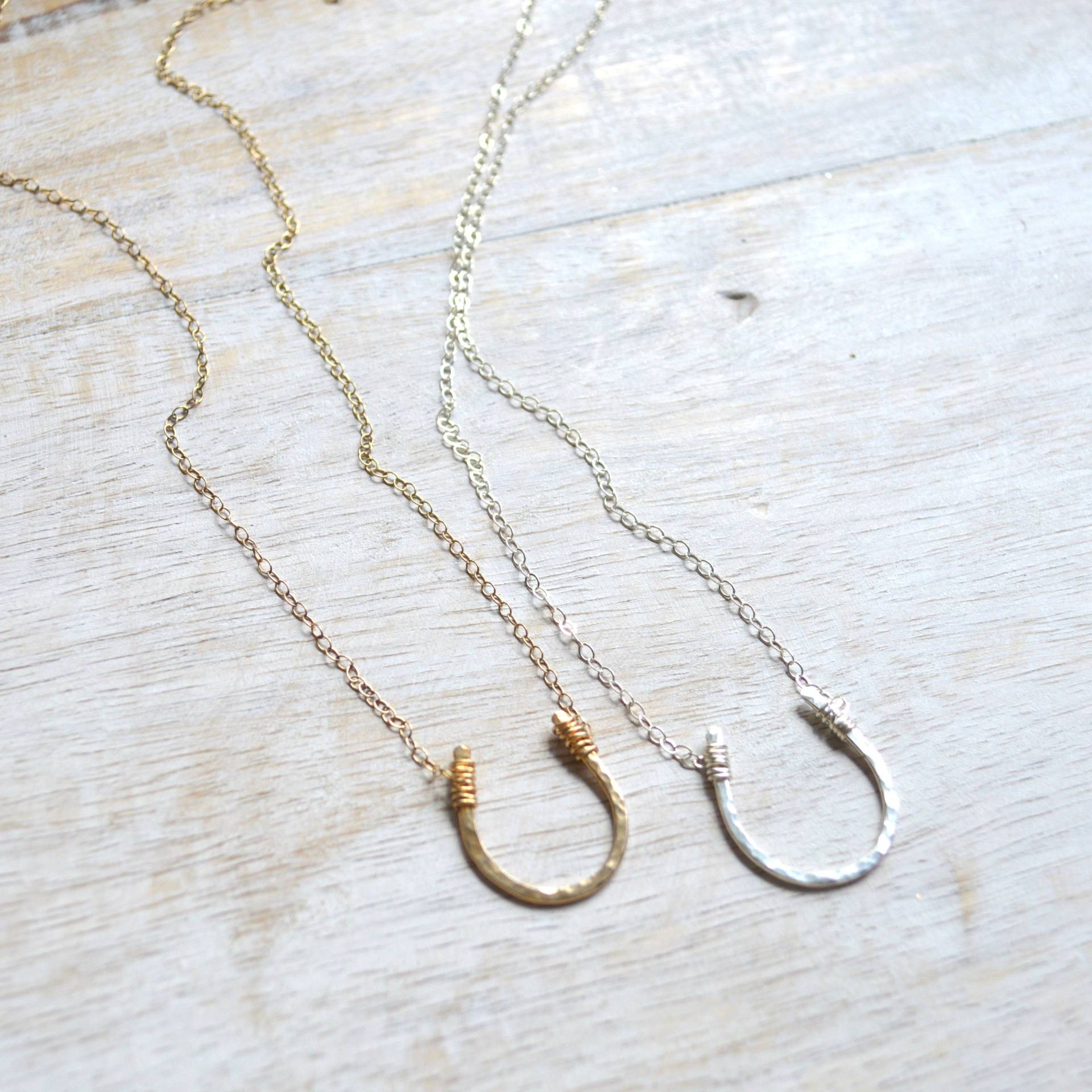 Lucky Hufeisen Anhänger, Halskette, Gold Oder Silber Halskette von SaltyButSweetJewelry