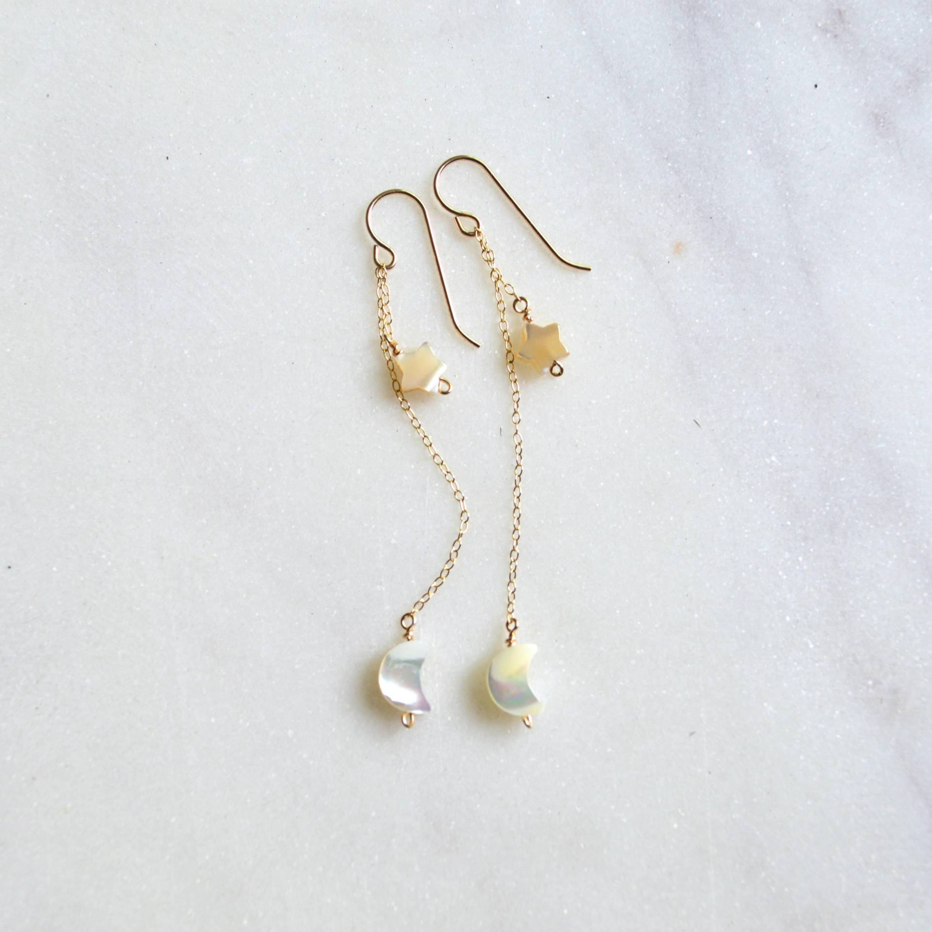 Mini Mond Und Stern Ohrringe von SaltyButSweetJewelry