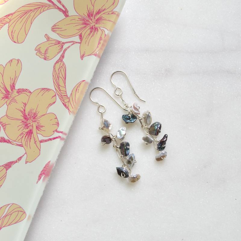 Süßwasser Keshi Perle Ohrringe von SaltyButSweetJewelry
