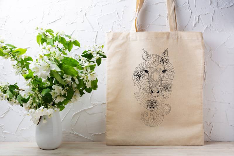 Hold Your Horses Colouring Tote - Enthält 5 Marker in Einer Benutzerdefinierten Box von SaltyLogic