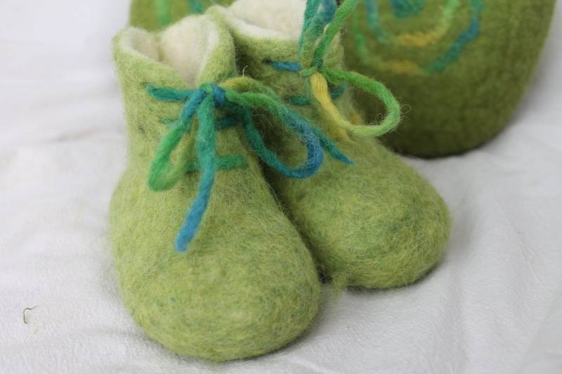 Baby Und Kinder Filzschuhe Filzpantoffeln Grün Innen Cremefarben Jungen Mädchen Hausschuhe Wolle von SalueFilz