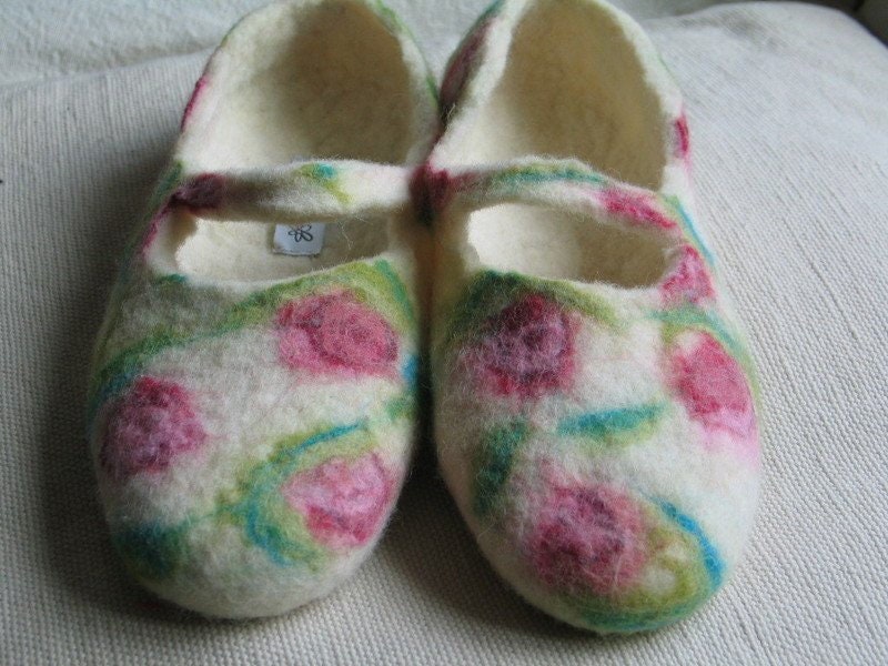 Damen Filzschuhe Ballerina Rosen, Extra Dünner Filzschuh, Filzpantoffeln Hausschuh von SalueFilz