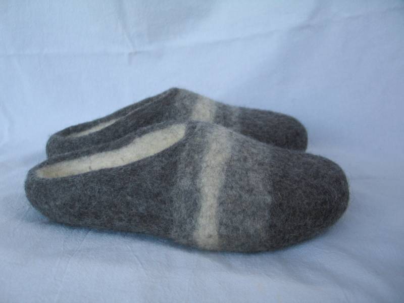 Filzpantoffeln Filzschuhe Dunkel Grau Halvar Hausschuhe Herren Gummisohle Wollfilzsohle Patschen Finken Filzpantoffeln Filzschuhe Dunkel Grau Halvar Hausschuhe Herren Gummisohle Wollfilzsohle Patschen Finken von SalueFilz