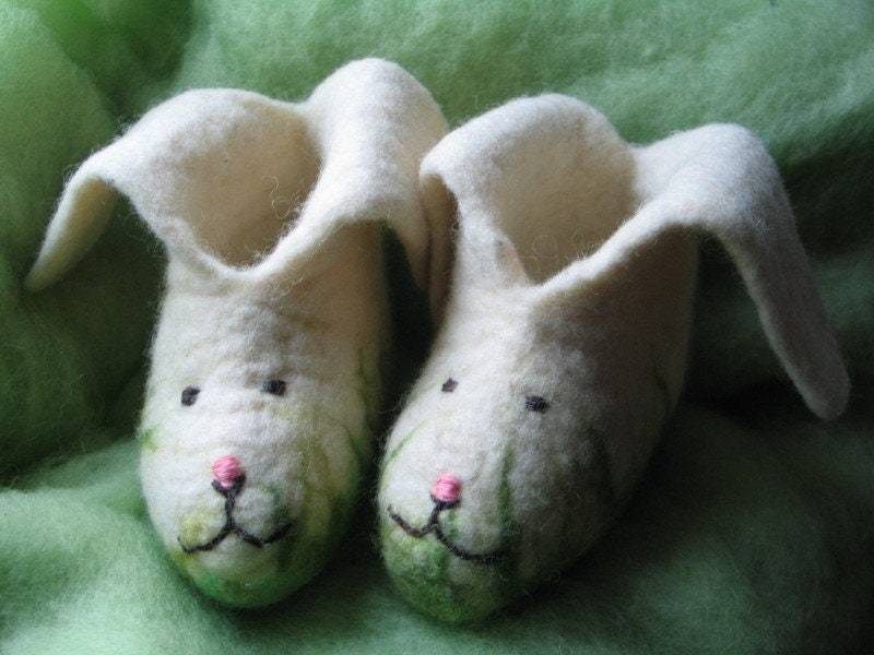 Filzpantoffeln Filzschuhe "Mats Und Mia" Gr. 21 - 35 Hausschuhe Kinder Jungen Mädchen Hüttenschuhe Ostern Hase Weiss Grün Filz Wolle von SalueFilz
