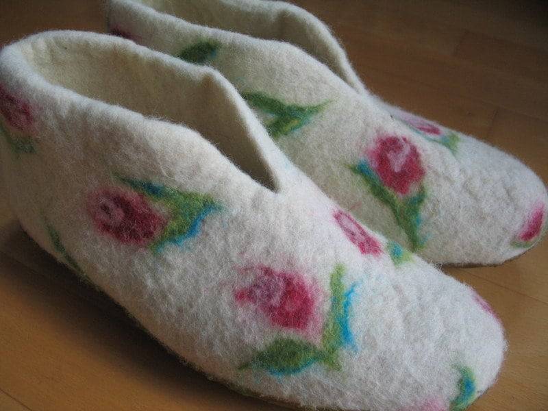 Rosen Filzpantoffeln Filzschuhe Damen Hausschuhe Mit Wollfilzsohle Oder Gummisohle Handgefilzt von SalueFilz